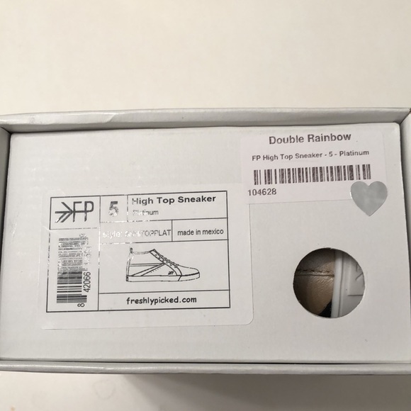 NIB Freshly Picked High Top Leather Sneakers Platinum Size 5 (Toddler) - Picture 9 of 11